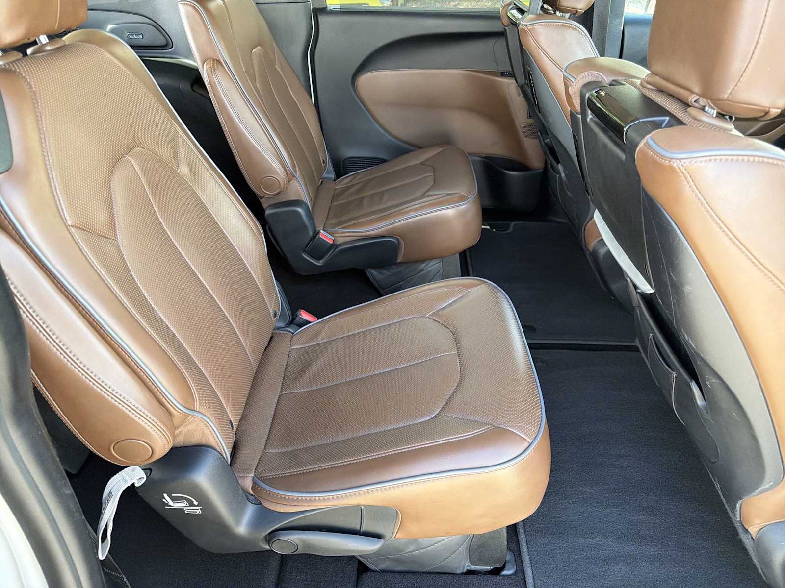 Thumbnail: 2017 Chrysler Pacifica - 19