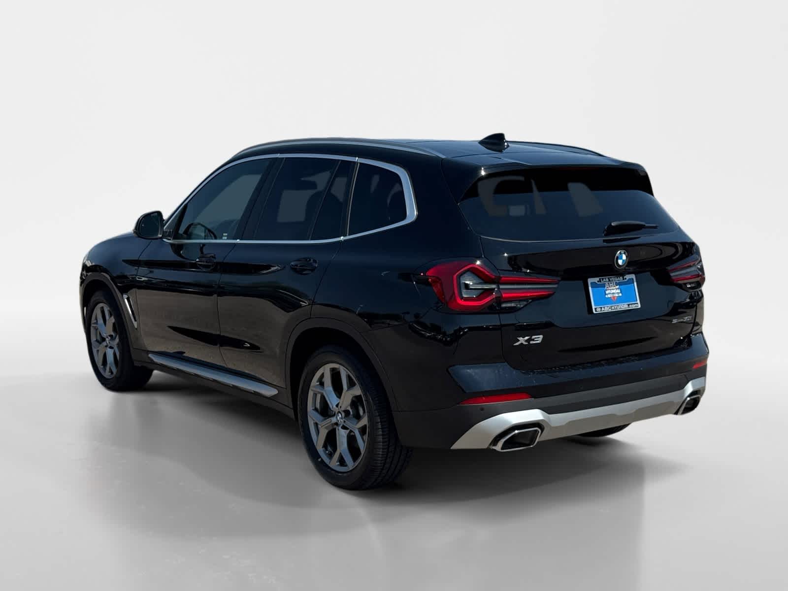 Thumbnail: 2023 BMW X3 - 3