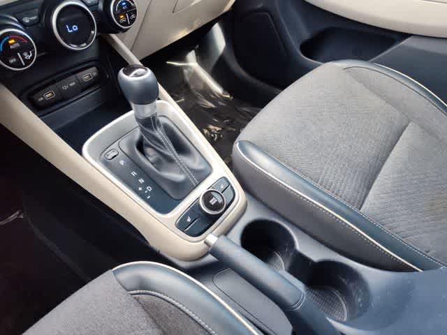 Thumbnail: 2022 Hyundai Venue - 24