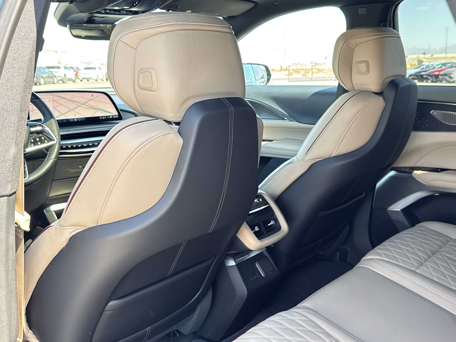 Thumbnail: 2024 Cadillac Lyriq - 15