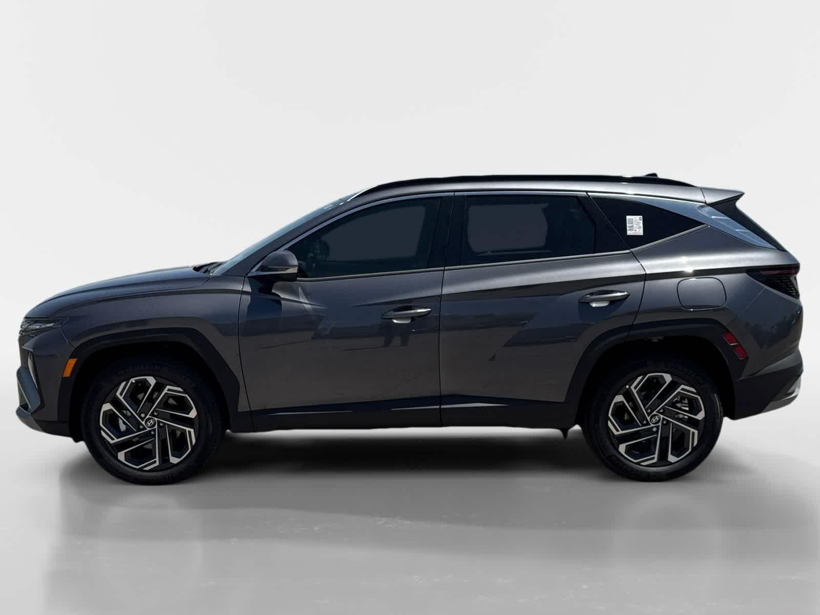 2025 Hyundai Tucson Hybrid Limited photo 2