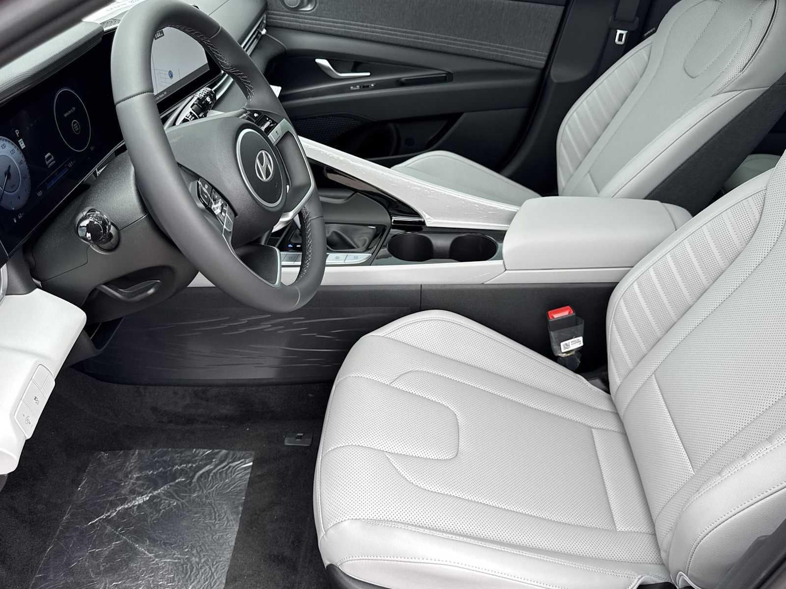 Thumbnail: 2025 Hyundai Elantra - 18