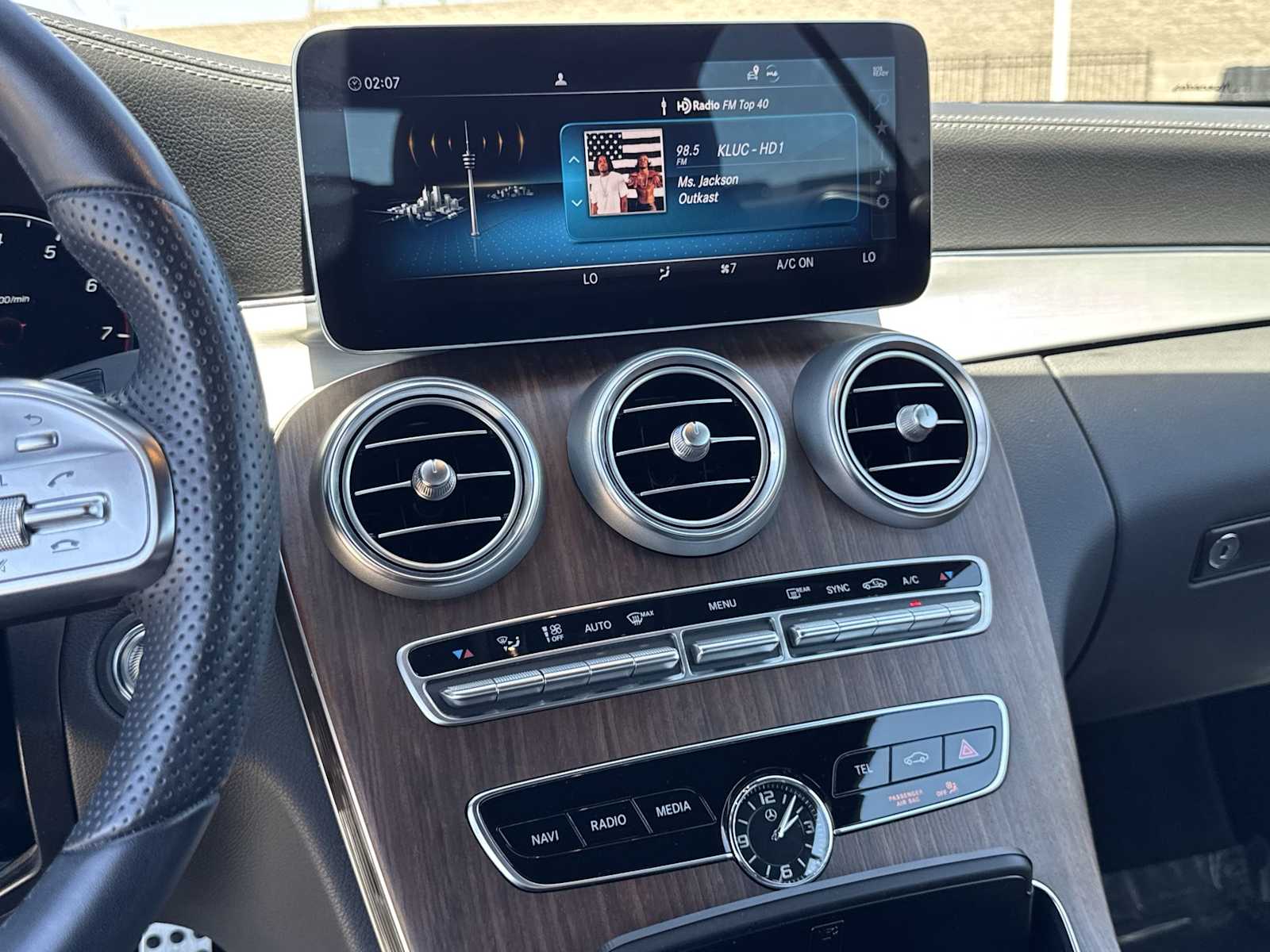 Thumbnail: 2023 Mercedes-Benz C-Class - 21