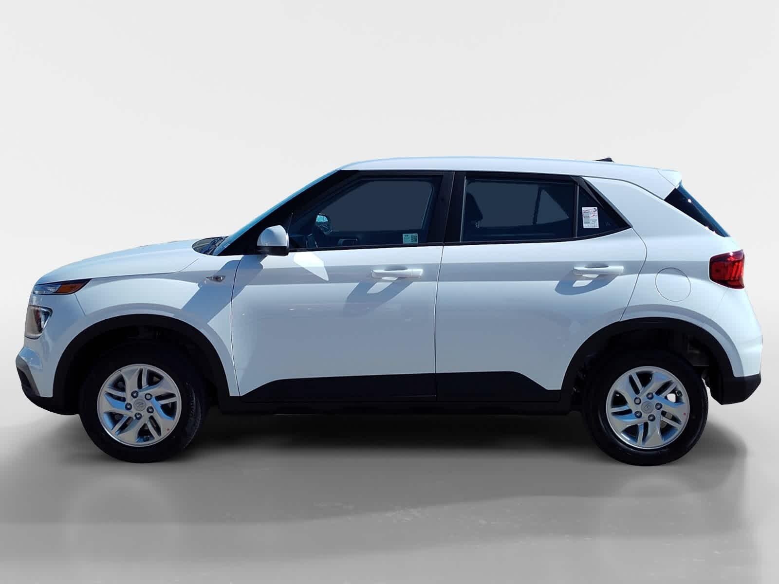 2026 Hyundai Venue SE photo 2