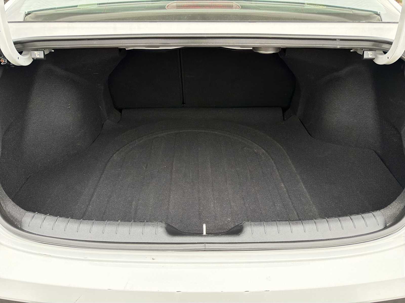 Thumbnail: 2024 Hyundai Elantra - 9