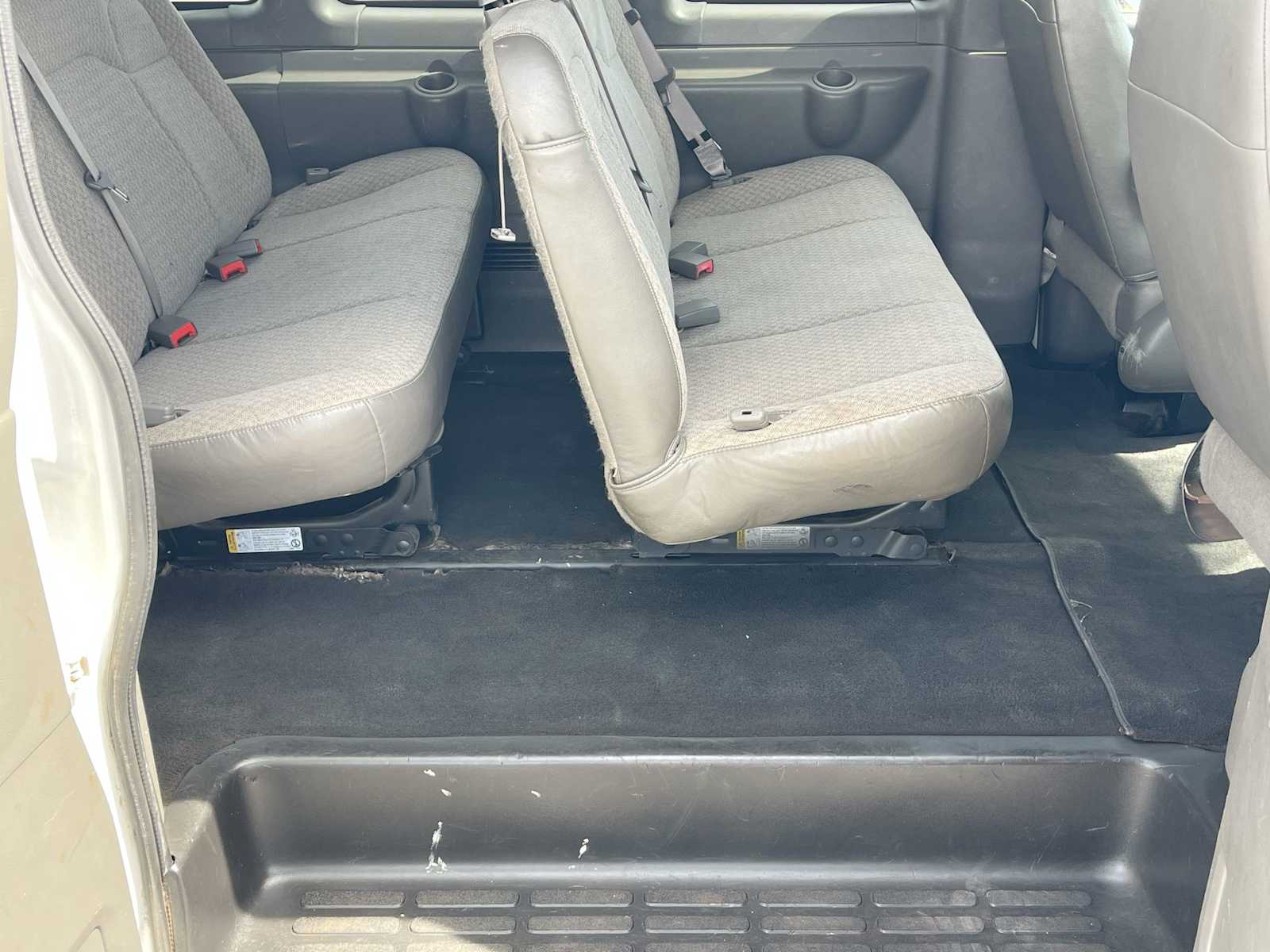 2014 Chevrolet Express 1500 LS 16