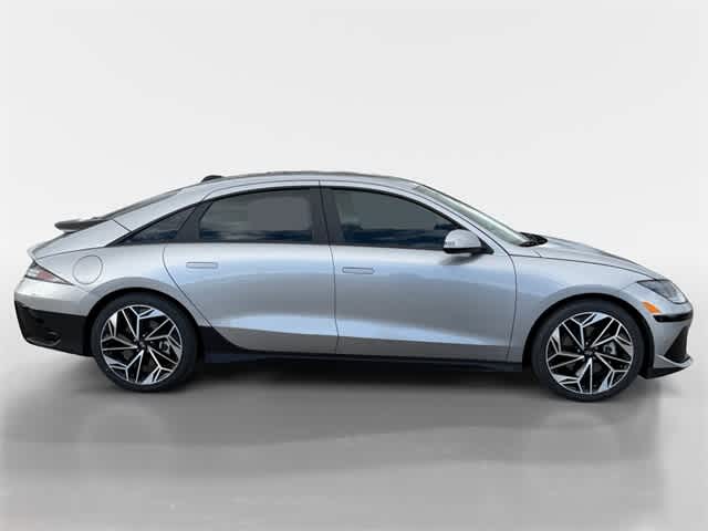 Thumbnail: 2023 Hyundai Ioniq 6 - 11