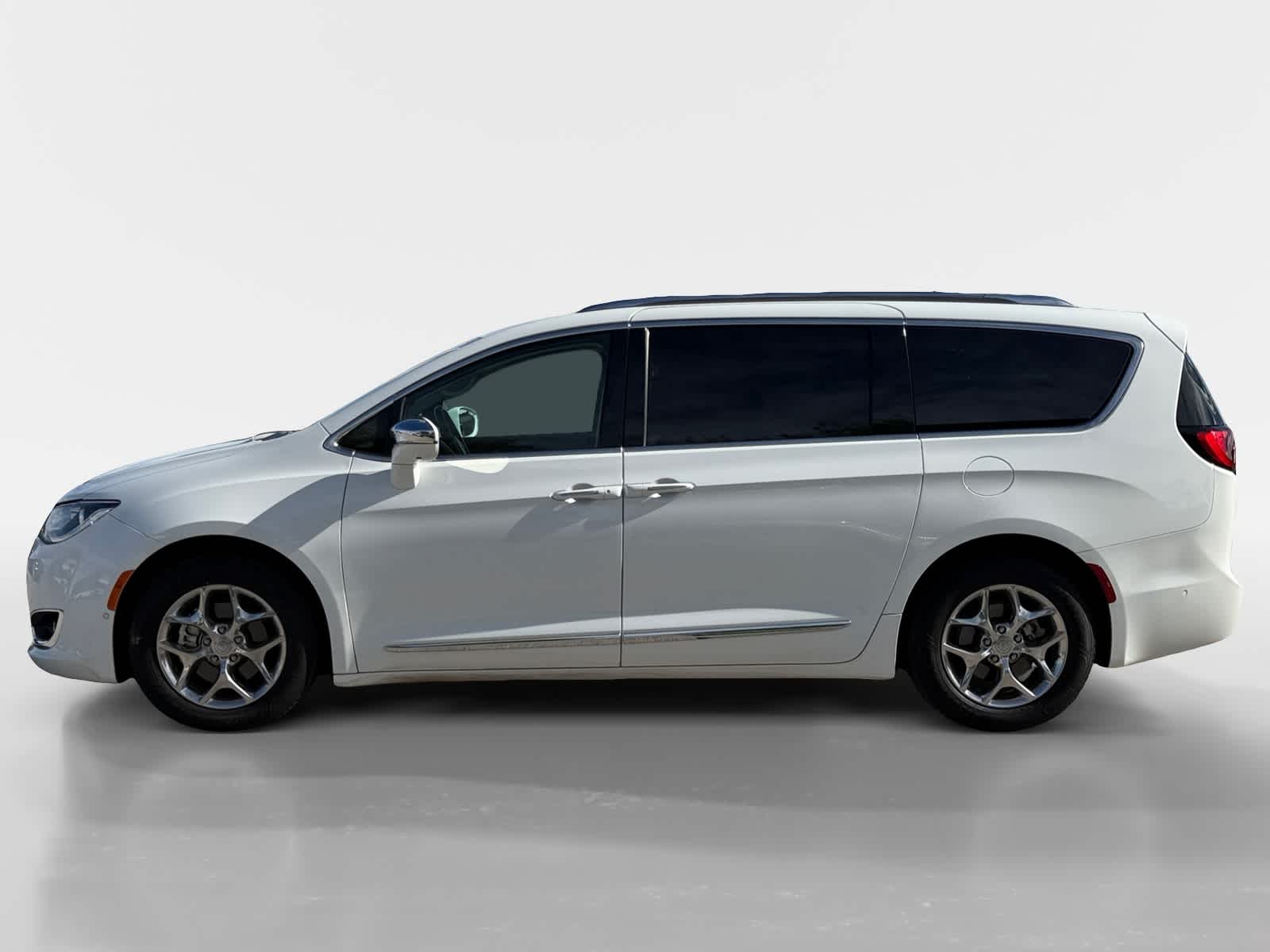 Thumbnail: 2017 Chrysler Pacifica - 2