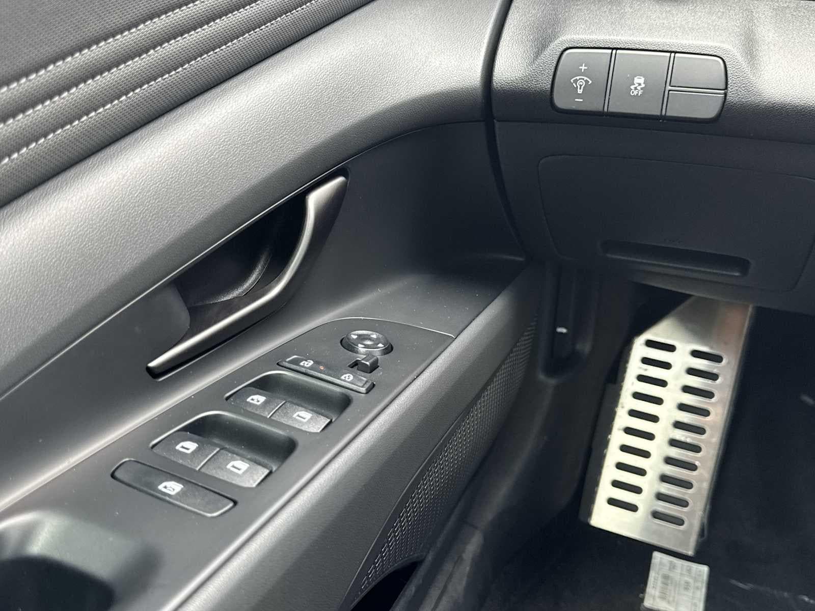 Thumbnail: 2025 Hyundai Elantra - 20