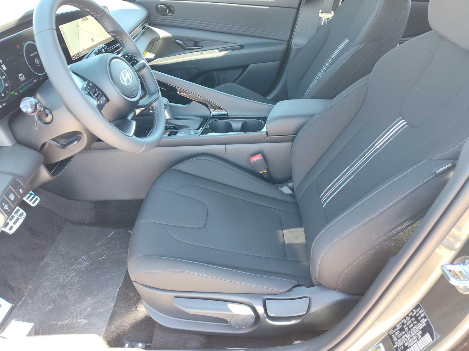 Thumbnail: 2025 Hyundai Elantra - 10