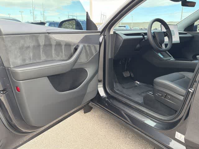 Thumbnail: 2026 Tesla Model Y - 15