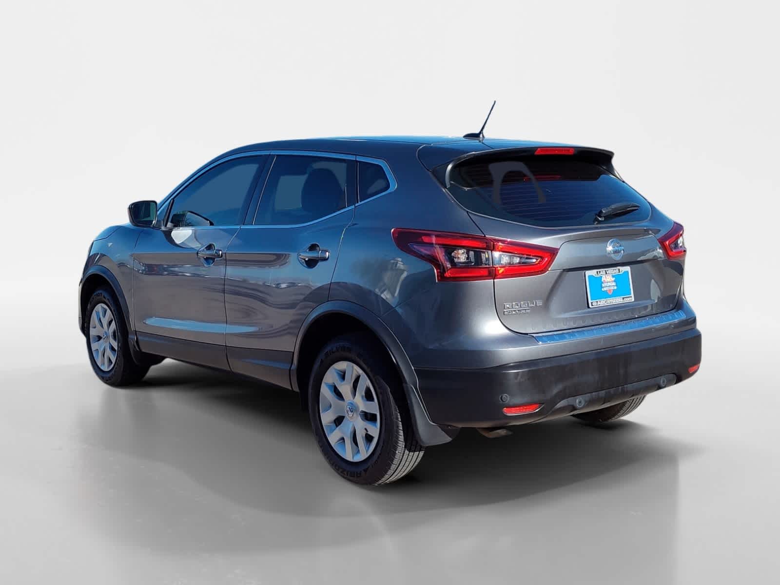 Thumbnail: 2020 Nissan Rogue Sport - 3