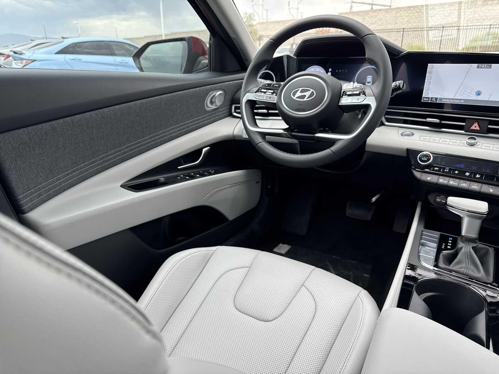 Thumbnail: 2025 Hyundai Elantra - 17