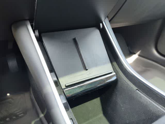 Thumbnail: 2020 Tesla Model 3 - 24