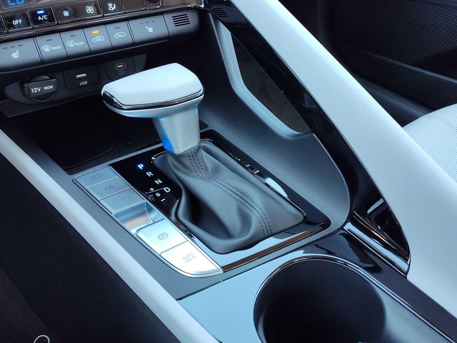 Thumbnail: 2025 Hyundai Elantra - 25