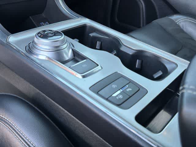 Thumbnail: 2022 Ford Edge - 25