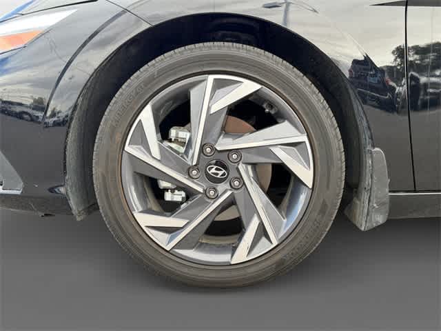 Thumbnail: 2025 Hyundai Elantra - 15