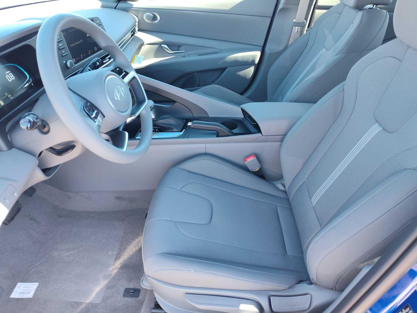 Thumbnail: 2025 Hyundai Elantra - 10