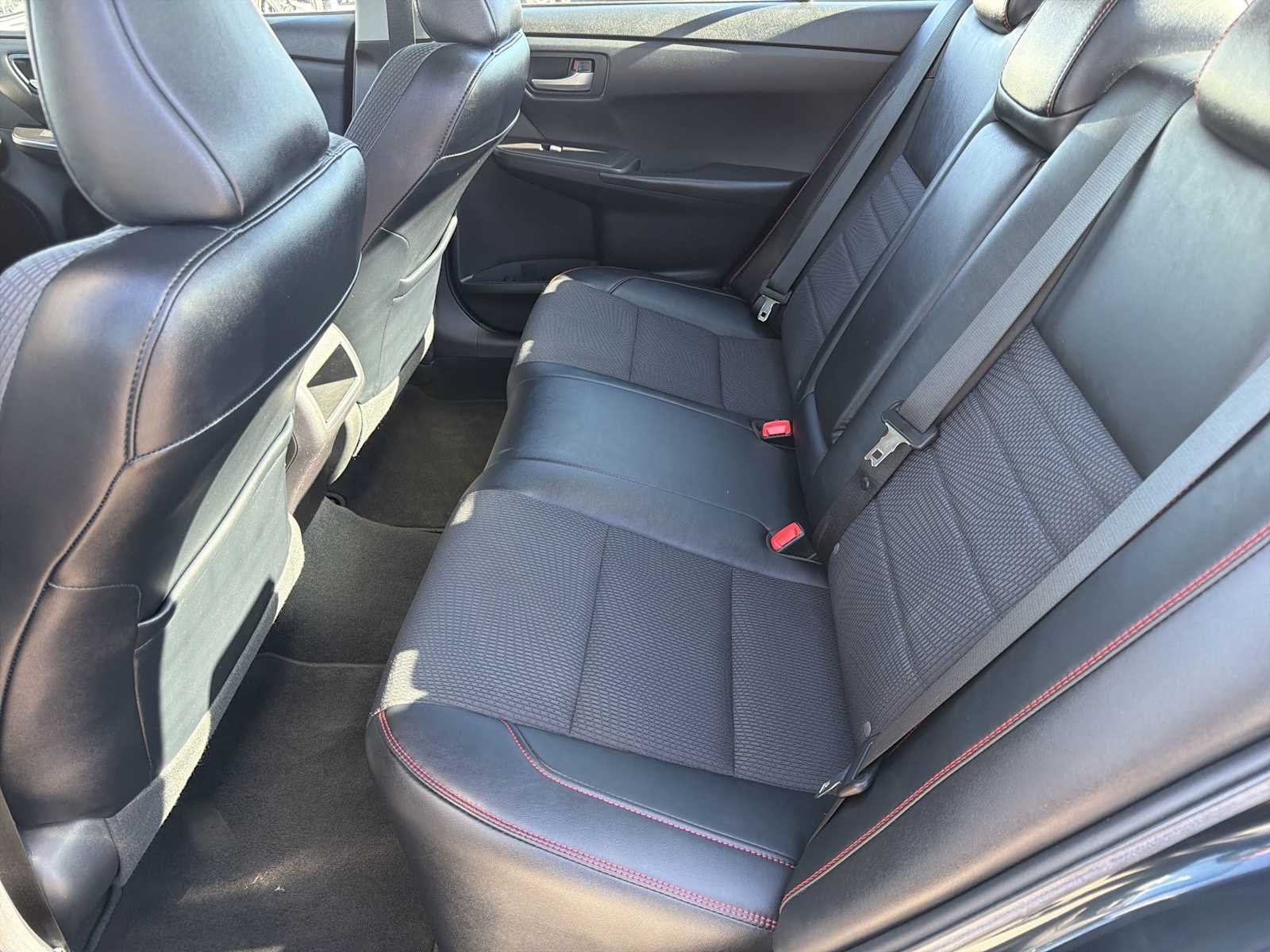 Thumbnail: 2016 Toyota Camry - 16