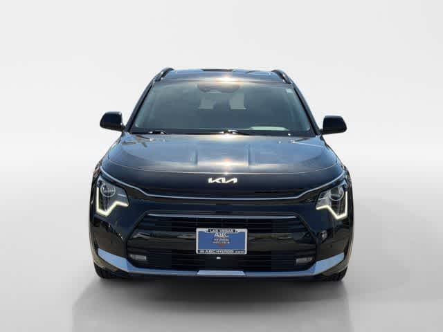 Thumbnail: 2023 Kia Niro - 8