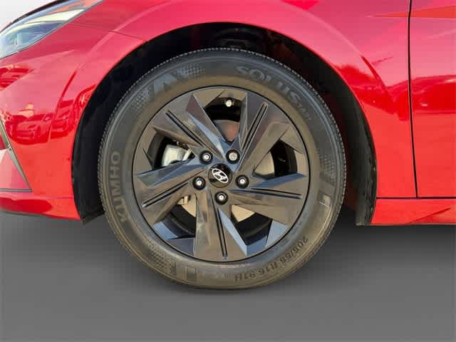 Thumbnail: 2022 Hyundai Elantra - 9