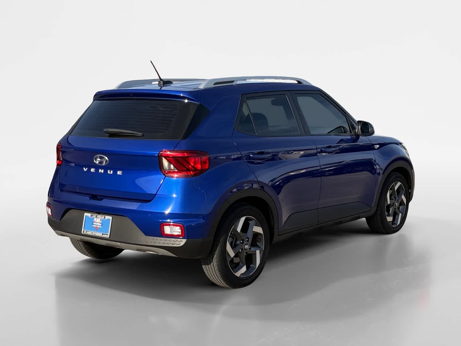 Thumbnail: 2023 Hyundai Venue - 5