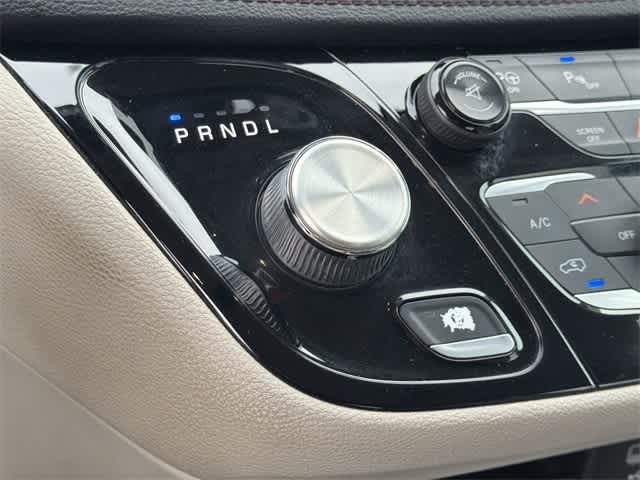 Thumbnail: 2017 Chrysler Pacifica - 27