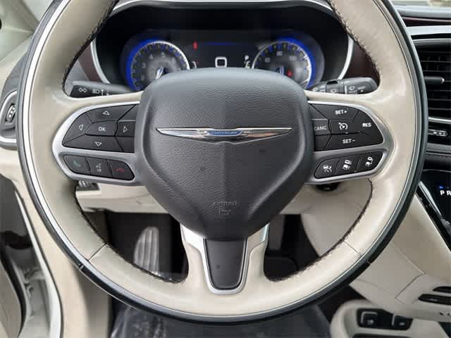 Thumbnail: 2017 Chrysler Pacifica - 24