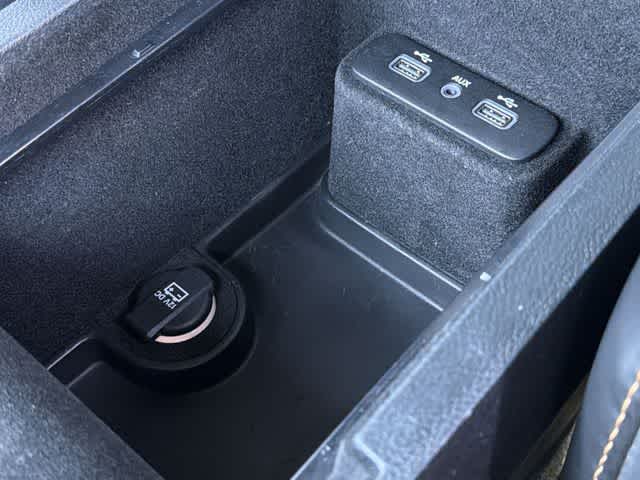 Thumbnail: 2017 Dodge Charger - 24