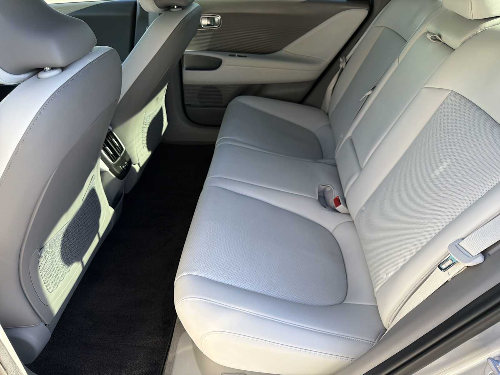 Thumbnail: 2025 Hyundai Ioniq 6 - 14