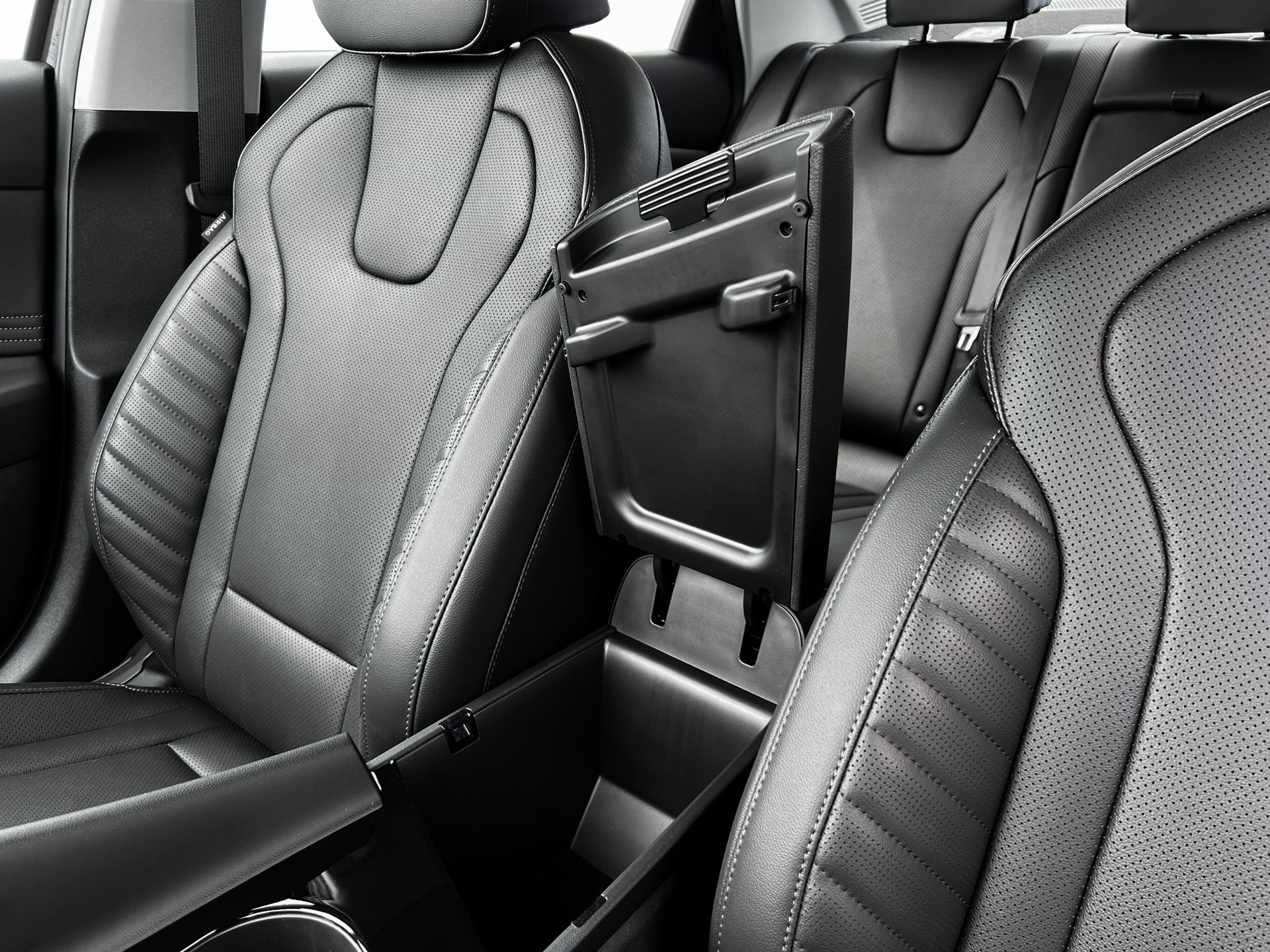 Thumbnail: 2025 Hyundai Elantra - 18