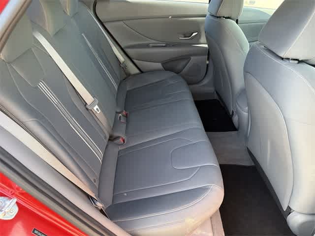 Thumbnail: 2022 Hyundai Elantra - 17