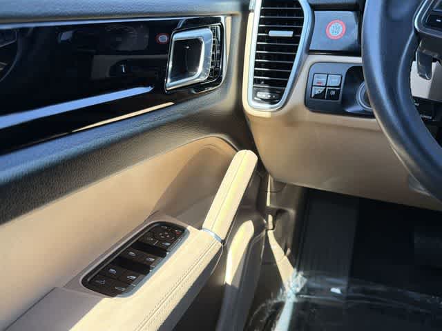 Thumbnail: 2019 Porsche Cayenne - 14