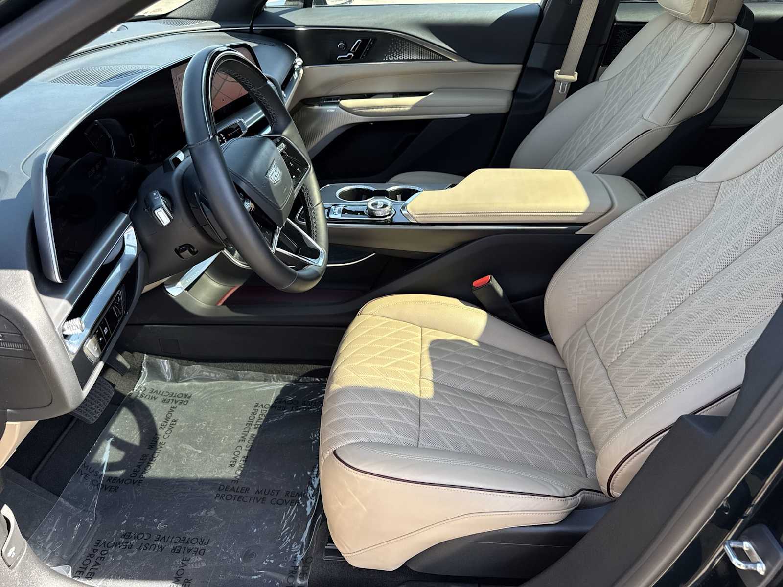 Thumbnail: 2024 Cadillac Lyriq - 13