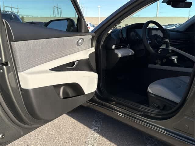 Thumbnail: 2026 Hyundai Elantra - 10