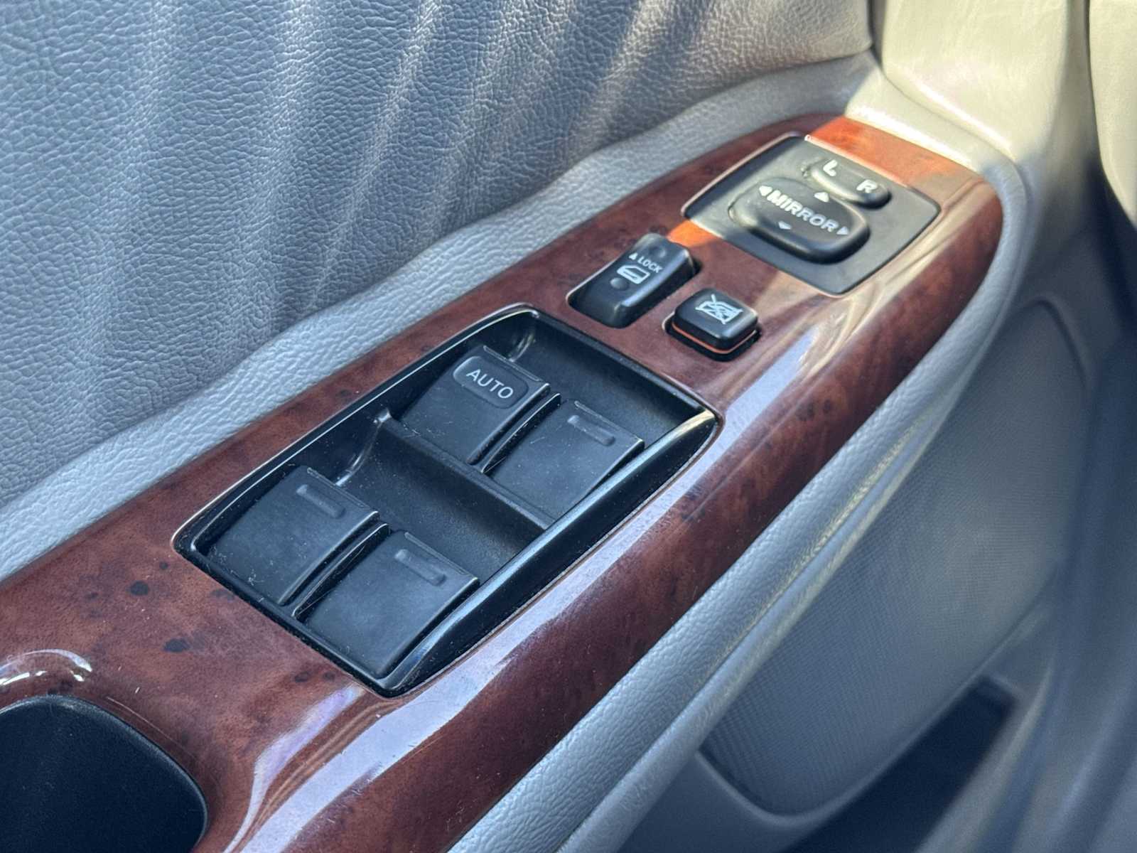 Thumbnail: 2005 Toyota Camry - 19