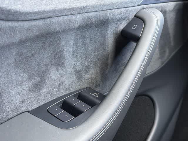 Thumbnail: 2026 Tesla Model Y - 17