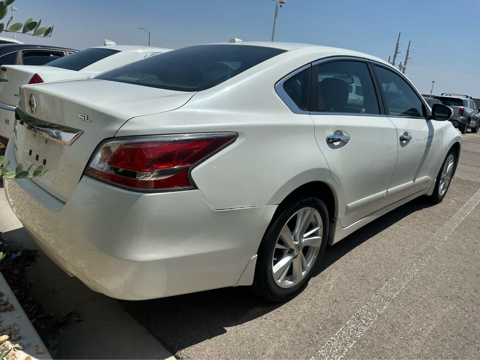 Thumbnail: 2015 Nissan Altima - 14