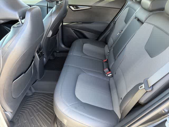 Thumbnail: 2023 Kia Niro - 17