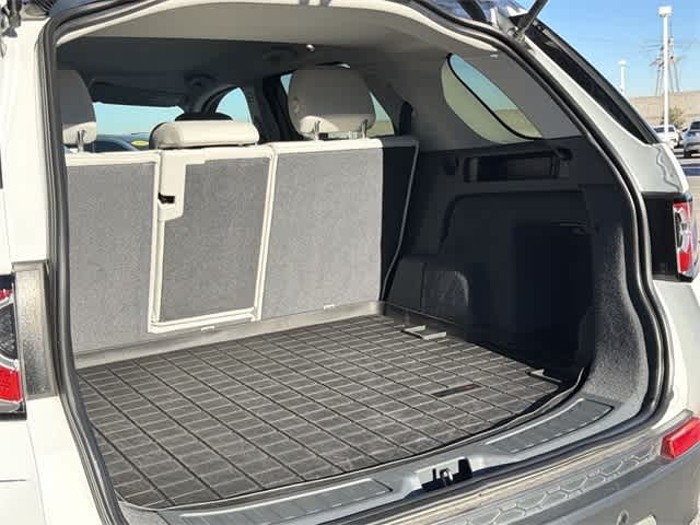 Thumbnail: 2016 Land Rover Discovery Sport - 27