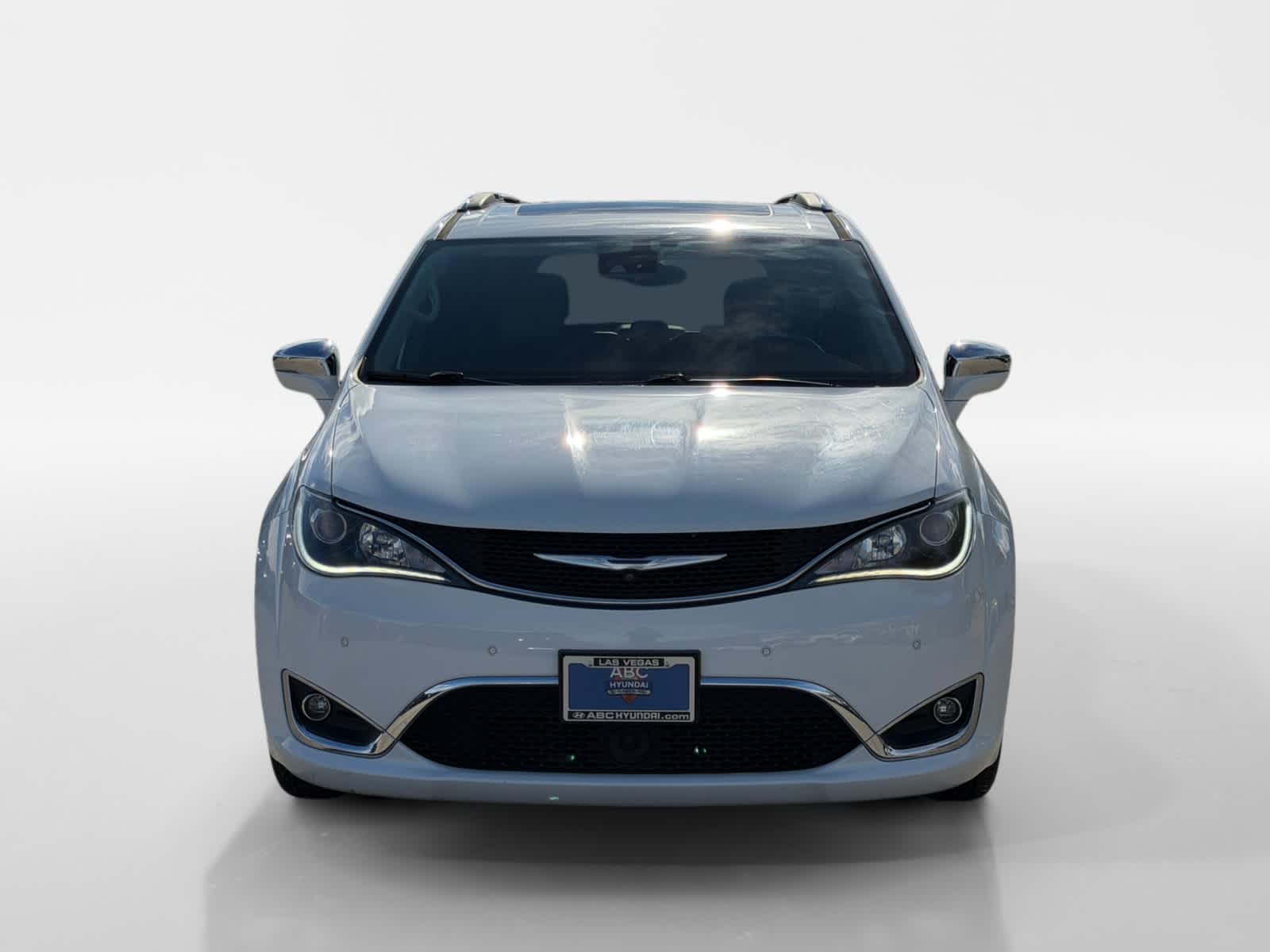 Thumbnail: 2017 Chrysler Pacifica - 8