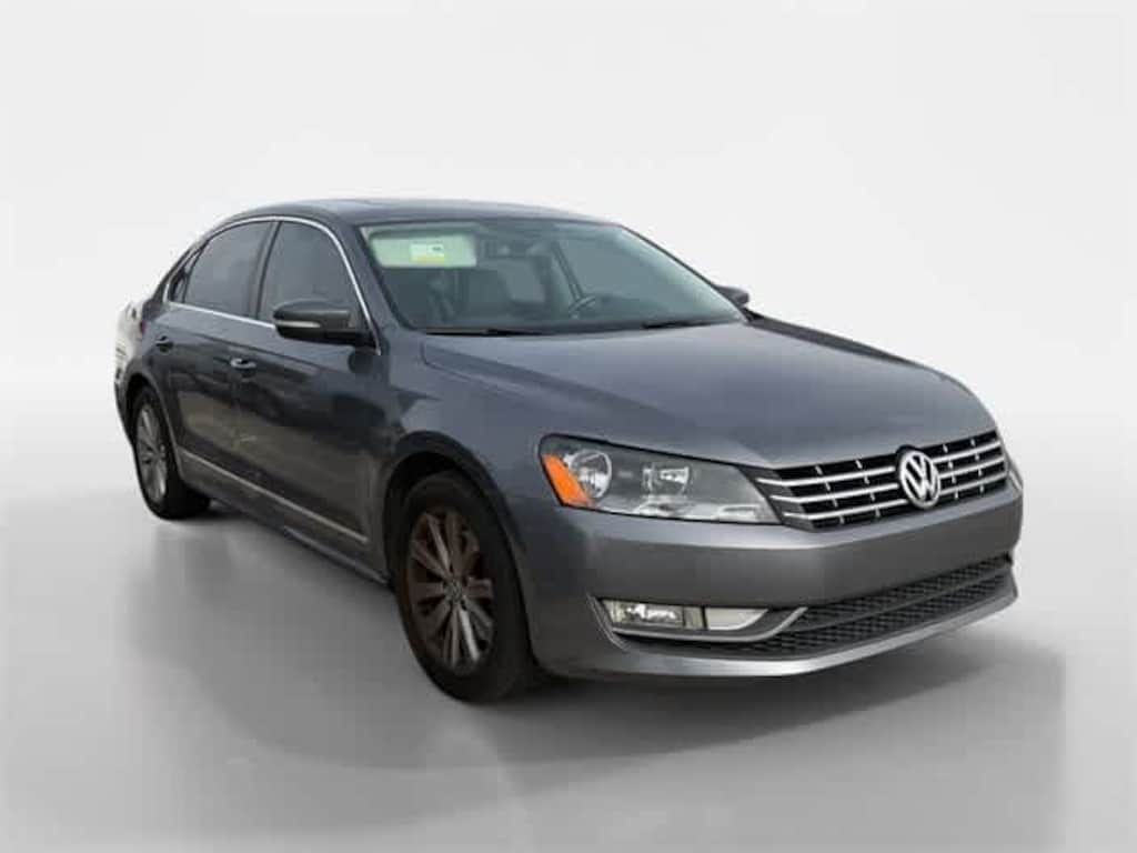 Used 2013 Volkswagen Passat 2.5L SEL w/PZEV Sedan
