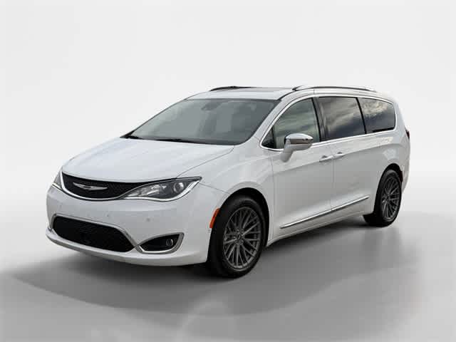 Thumbnail: 2017 Chrysler Pacifica - 10