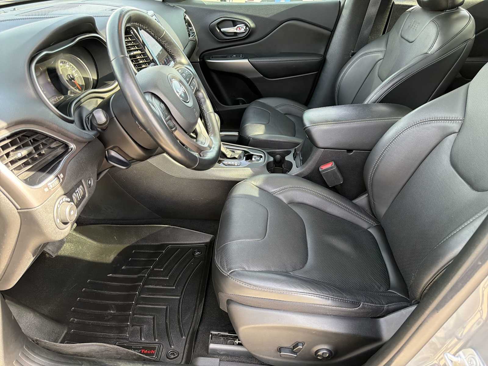 Thumbnail: 2021 Jeep Cherokee - 13