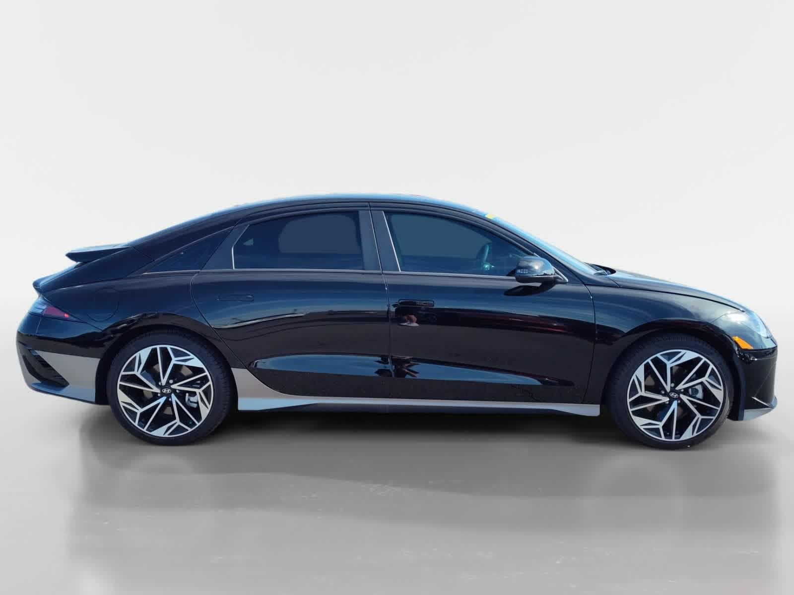 Thumbnail: 2023 Hyundai Ioniq 6 - 6