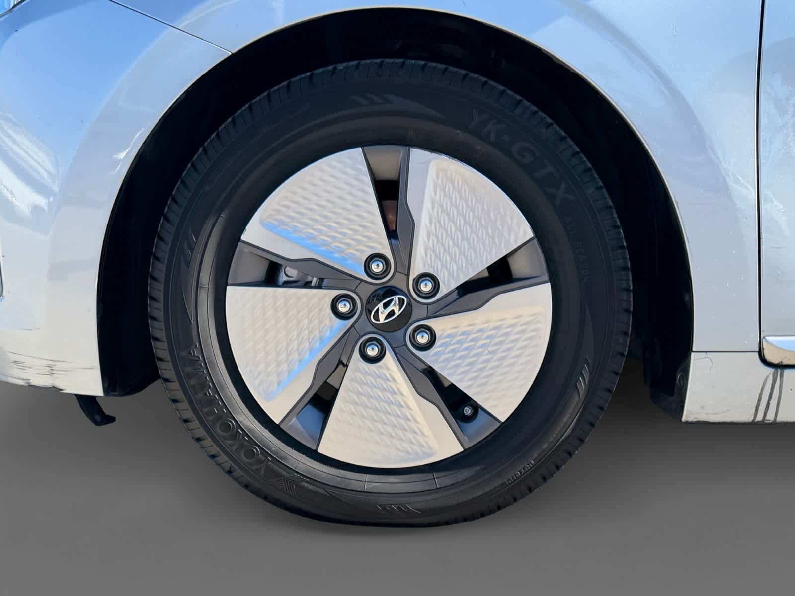 Thumbnail: 2022 Hyundai Ioniq - 9