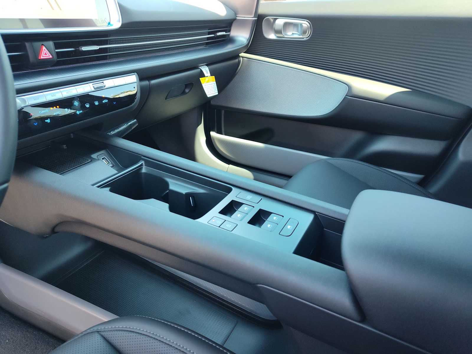 Thumbnail: 2025 Hyundai Ioniq 6 - 16