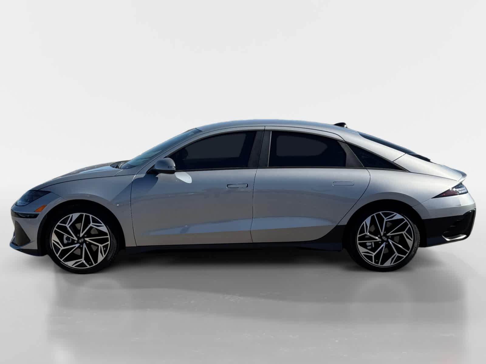 2025 Hyundai Ioniq 6 SEL photo 2