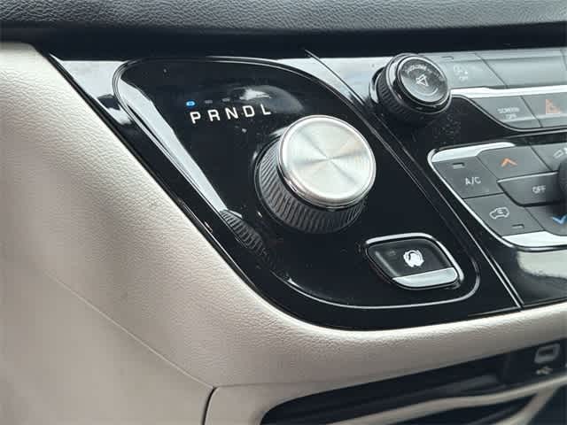 Thumbnail: 2017 Chrysler Pacifica - 24