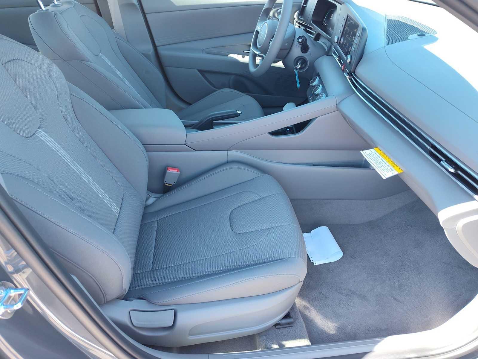 Thumbnail: 2025 Hyundai Elantra - 18